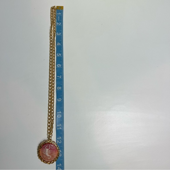 Judy Lee scorpion round pendant gold tone necklace - Picture 7 of 7